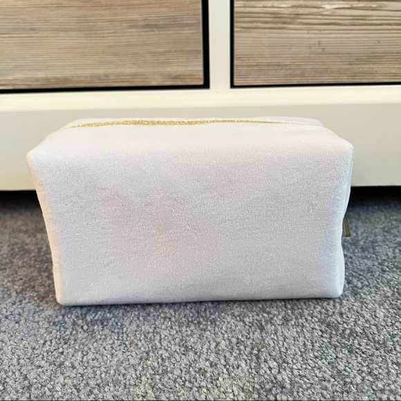 Dior Velvet Cosmetic Pouch - Picture 2 of 6